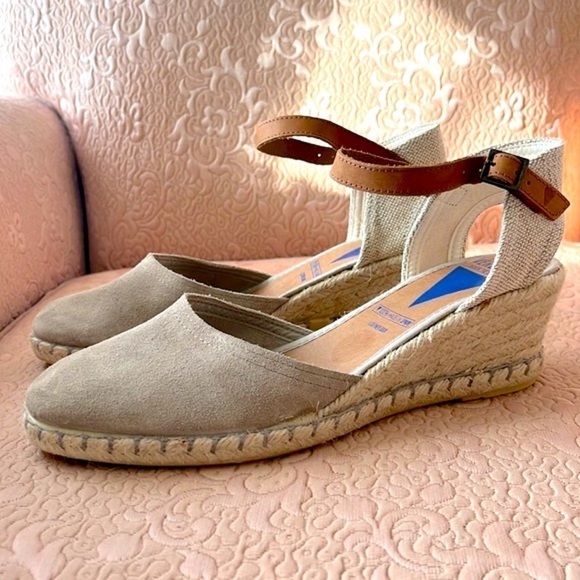 Brand New Verbenas Genuine Suede Espadrilles Wedges Ankle Strap Sandals Stone - Picture 1 of 10